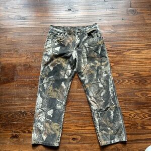 Wrangler Camo Pants
Great Fit
Barely Worn
34x30